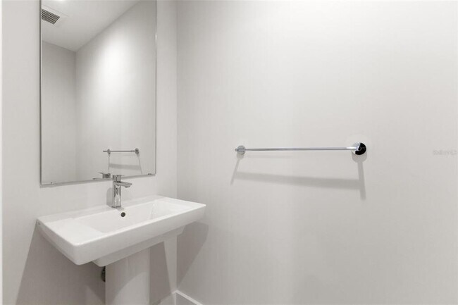 Building Photo - 275 1st Ave S