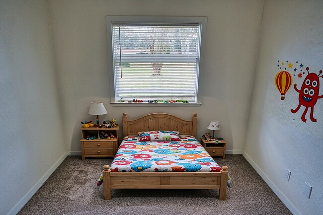 Building Photo - 906 Avenue A