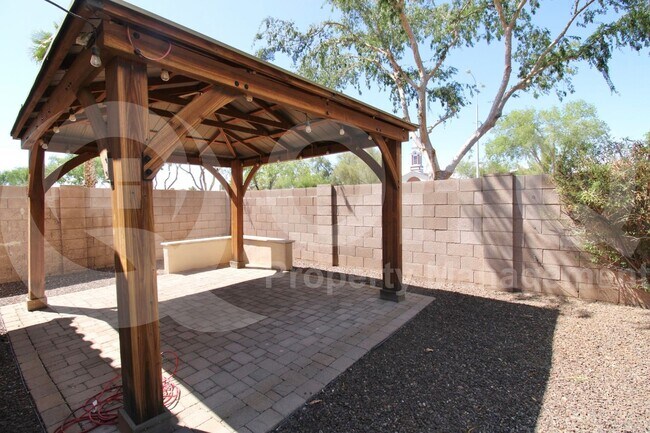 Building Photo - 770 W Cherrywood Dr