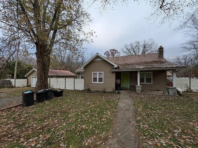 Primary Photo - Spacious 4BR House in Jamestown