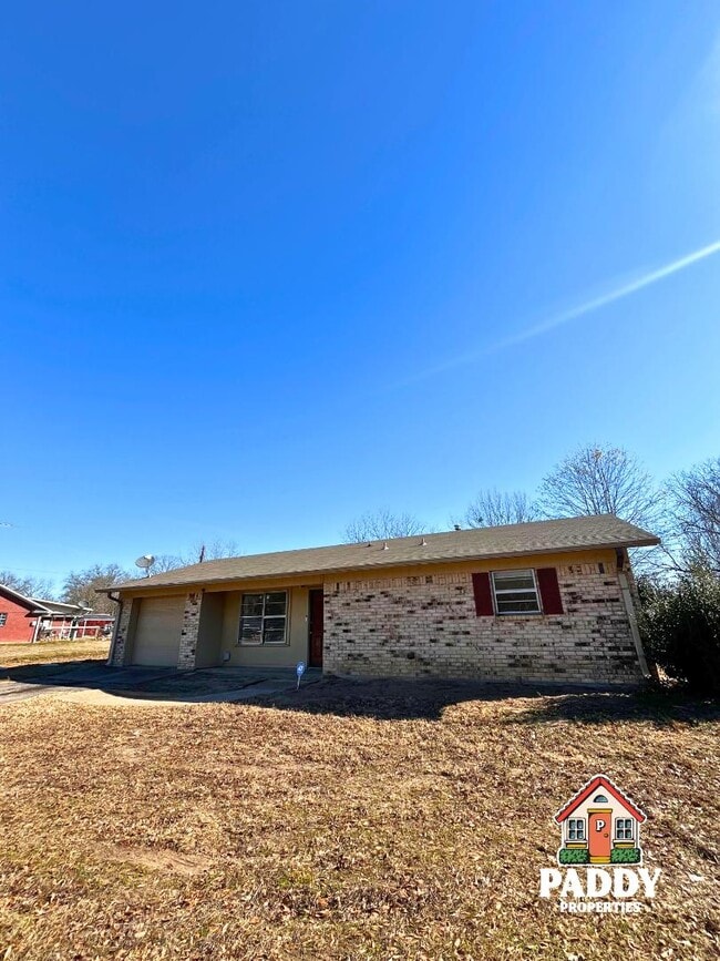 Building Photo - 102 Farm to Market 1001