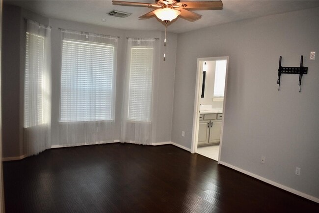 Building Photo - 21559 Kings Bend Dr