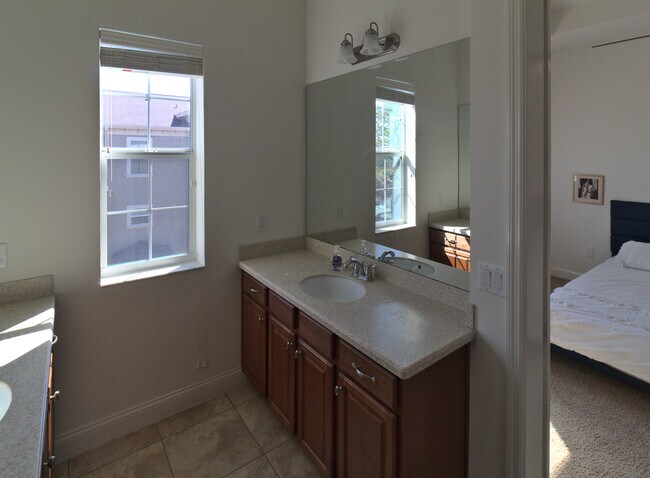 Building Photo - 7233 101st Ln