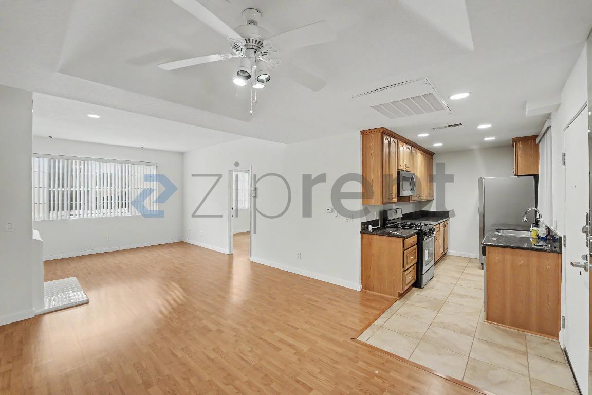 Building Photo - Unit 106