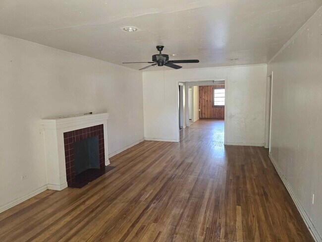 Building Photo - 4222 SW 11th Ave