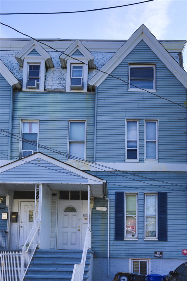 Building Photo - 18 Linden Ave