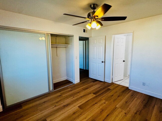 Building Photo - Remodelled 2 Bed 2 Bath For Rent at Signal Hill