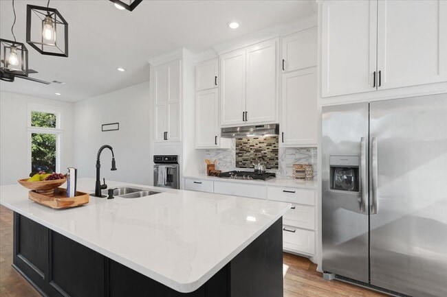 Building Photo - 6725 St Augustine St