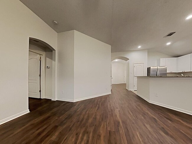 Building Photo - 30114 Saw Oaks Dr