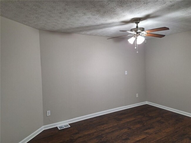 Building Photo - 3839 Valpariso Cir