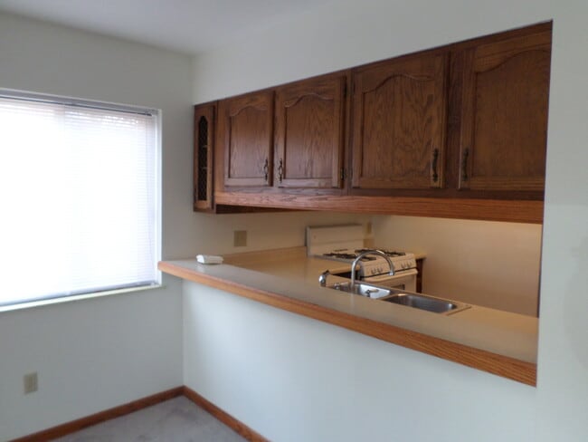 Building Photo - One-of-a-kind 3Bed/2 Bath Condo in Belpre!