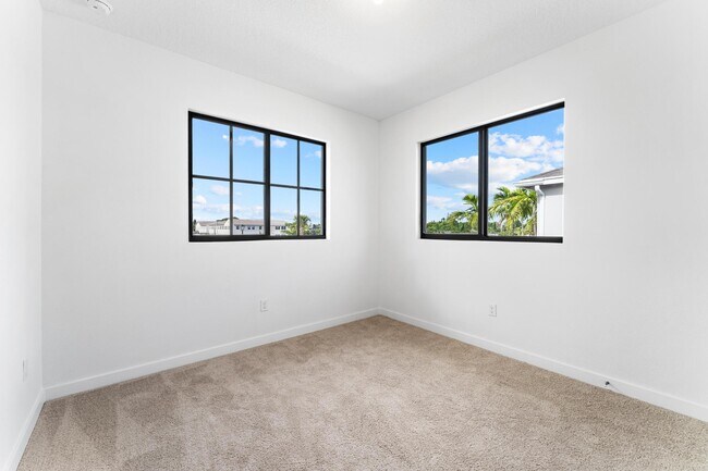 Building Photo - 5024 Elderberry St
