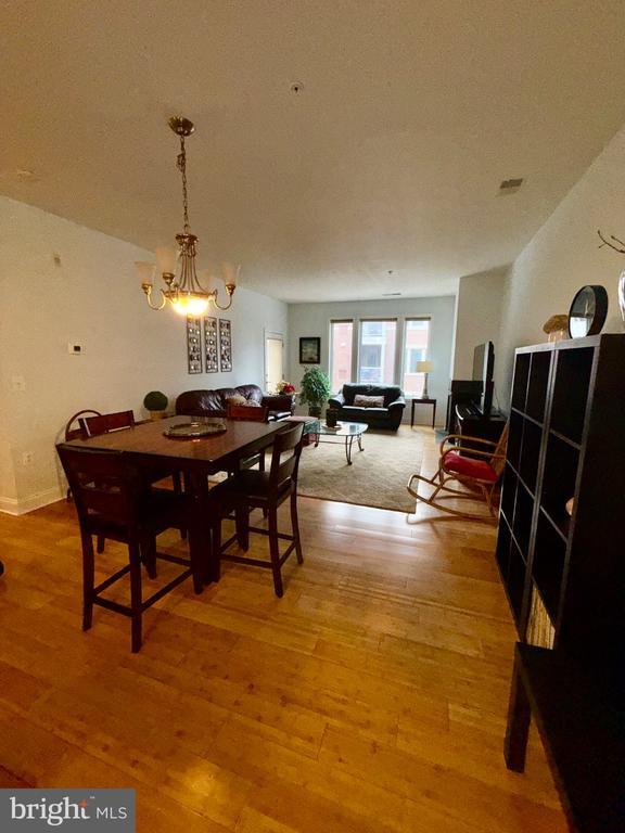 Building Photo - 10205 Wincopin Cir