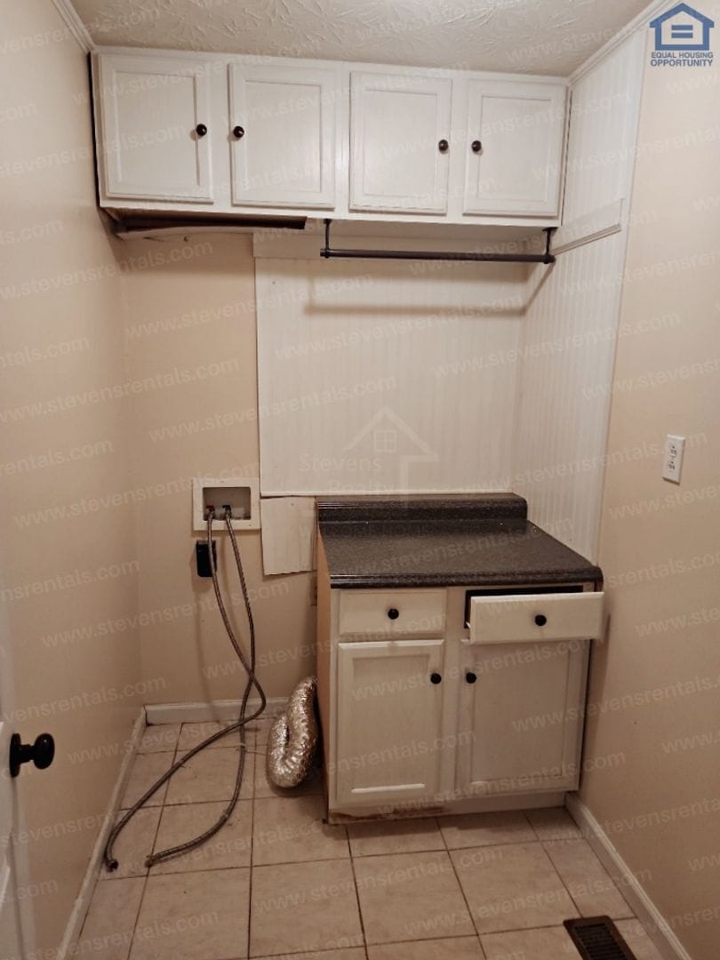 Building Photo - 515 Willis Martin Rd