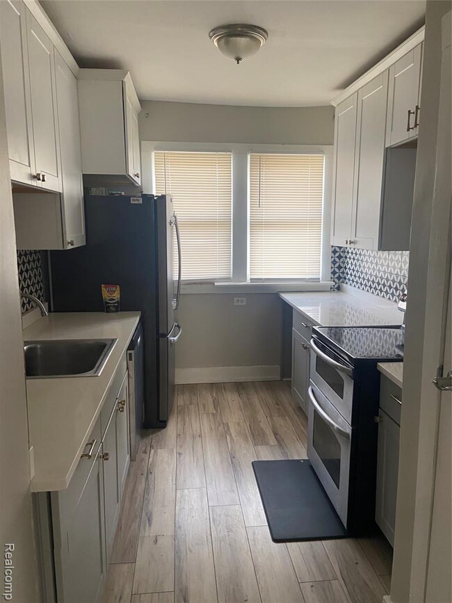 Building Photo - 14510 Asbury Park