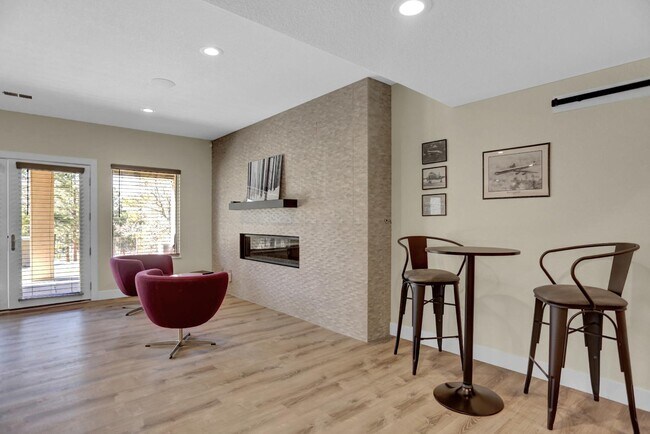 Building Photo - 10503 E Meadow Run