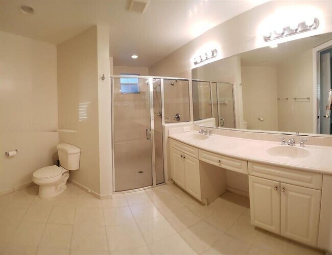 Building Photo - 8207 NW 128th Ln