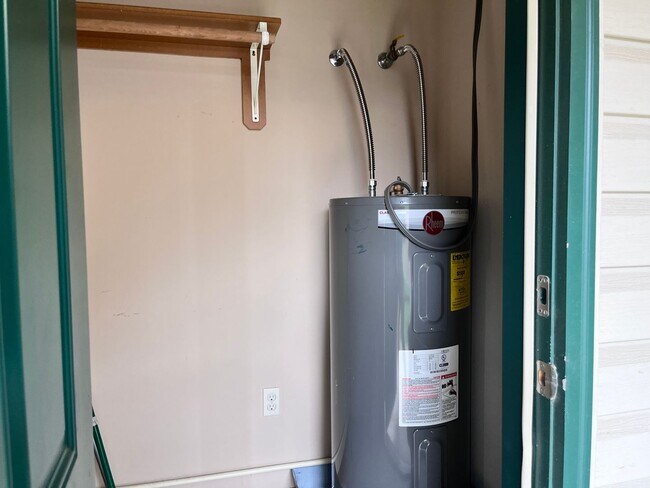 Building Photo - Brown St Units