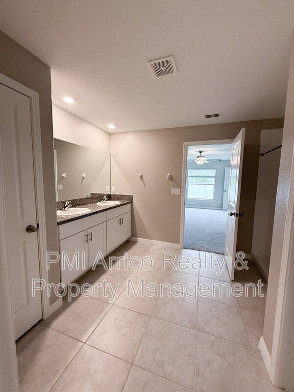 Building Photo - 12903 Wildflower Meadow Dr