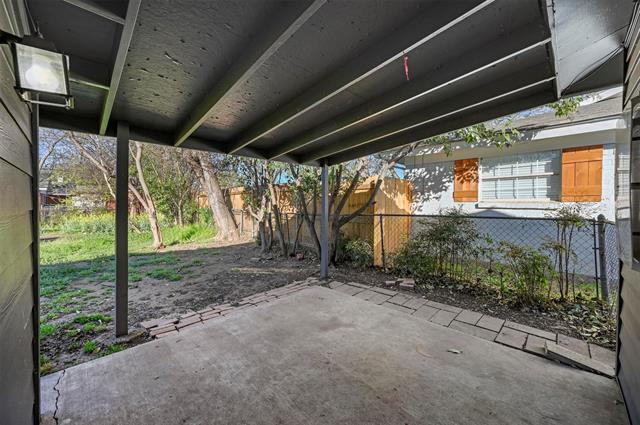 Building Photo - 5421 Greenwood Way