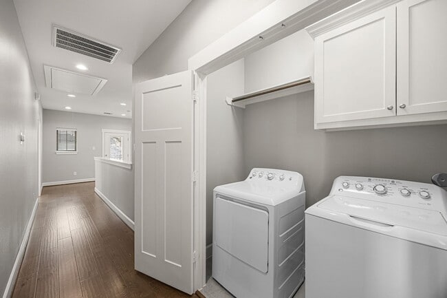 Building Photo - 2307 Langston St