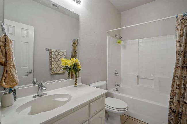 Building Photo - 6200 Melanie Dr