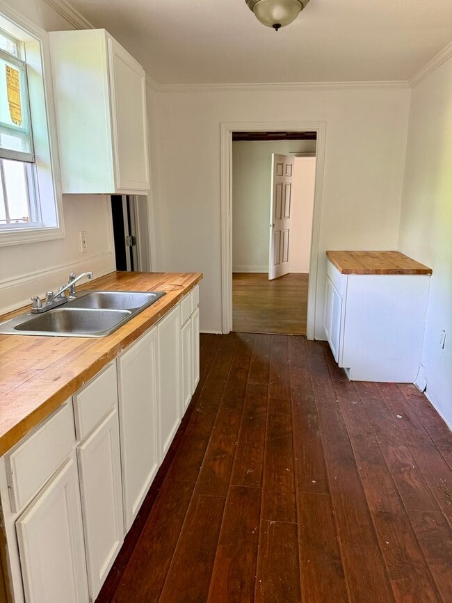 Building Photo - 3108 Syphon St