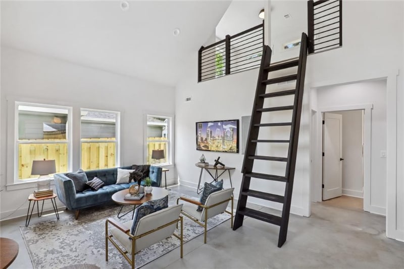 Building Photo - 496 Glenwood Pl SE