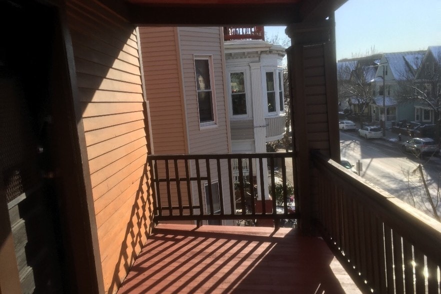 Building Photo - 96 Hancock St