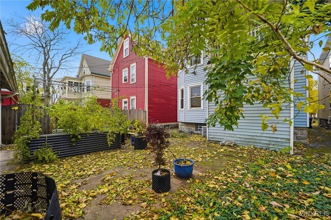 Building Photo - 830 Potomac Ave