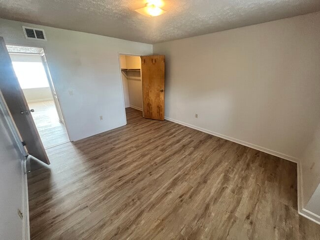 Building Photo - 7308 6 Mile Ln