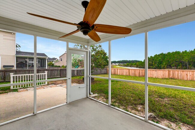 Building Photo - Spacious Cane Bay Home with Pond Views!