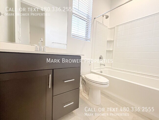 Building Photo - 4119 E Sagebrush St
