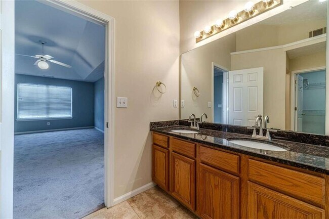 Building Photo - 934 Dominion Walk Dr SW