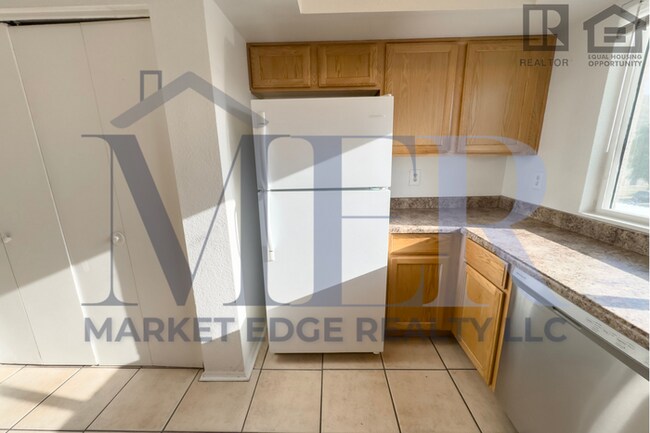 Building Photo - 2Bed/2Bath Apartment at Peoria Ave/19th Ave! Ready for Immediate Move-In! -- All Tile Flooring!