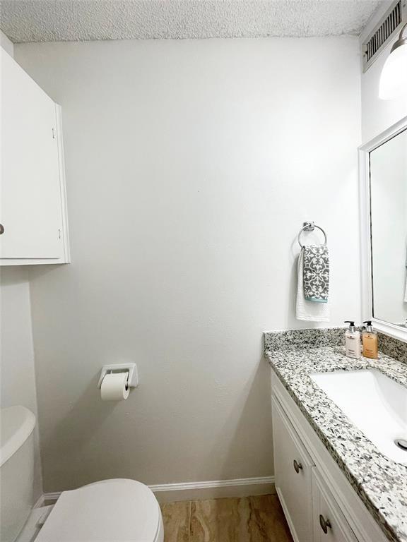 Building Photo - 13897 Hollowgreen Dr
