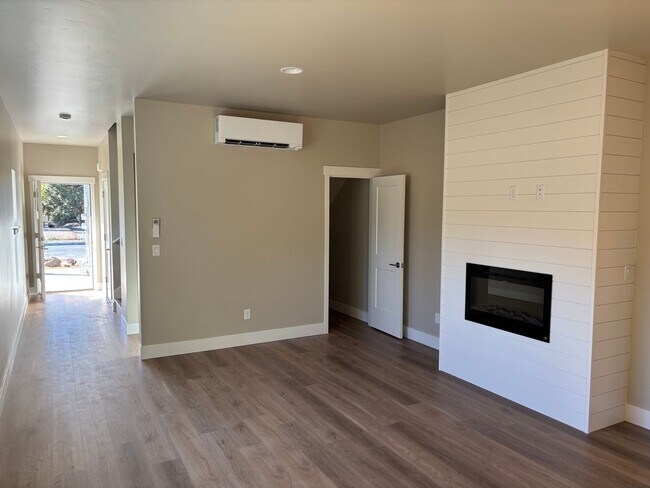 Building Photo - 63278 N W Ski Ln