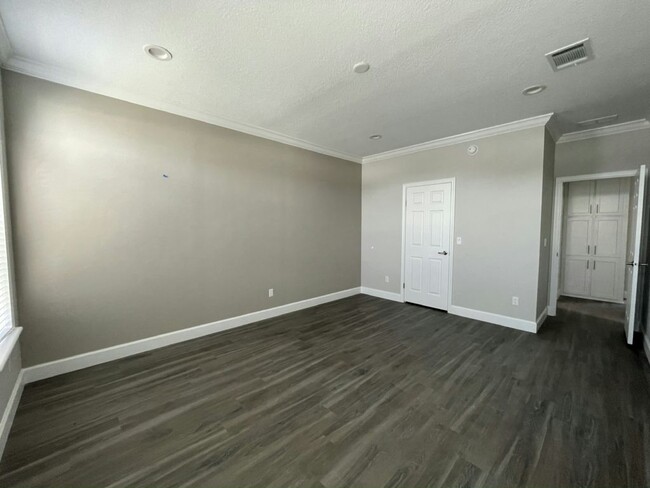 Building Photo - 3575 Vine Trl