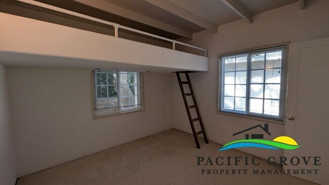 Building Photo - Charming New Monterey Home with Bay Views with all utilities included