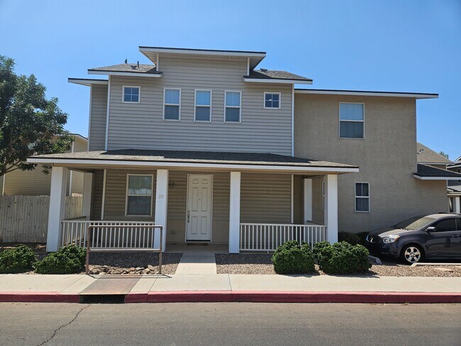 Building Photo - 3218 W Glendale Ave