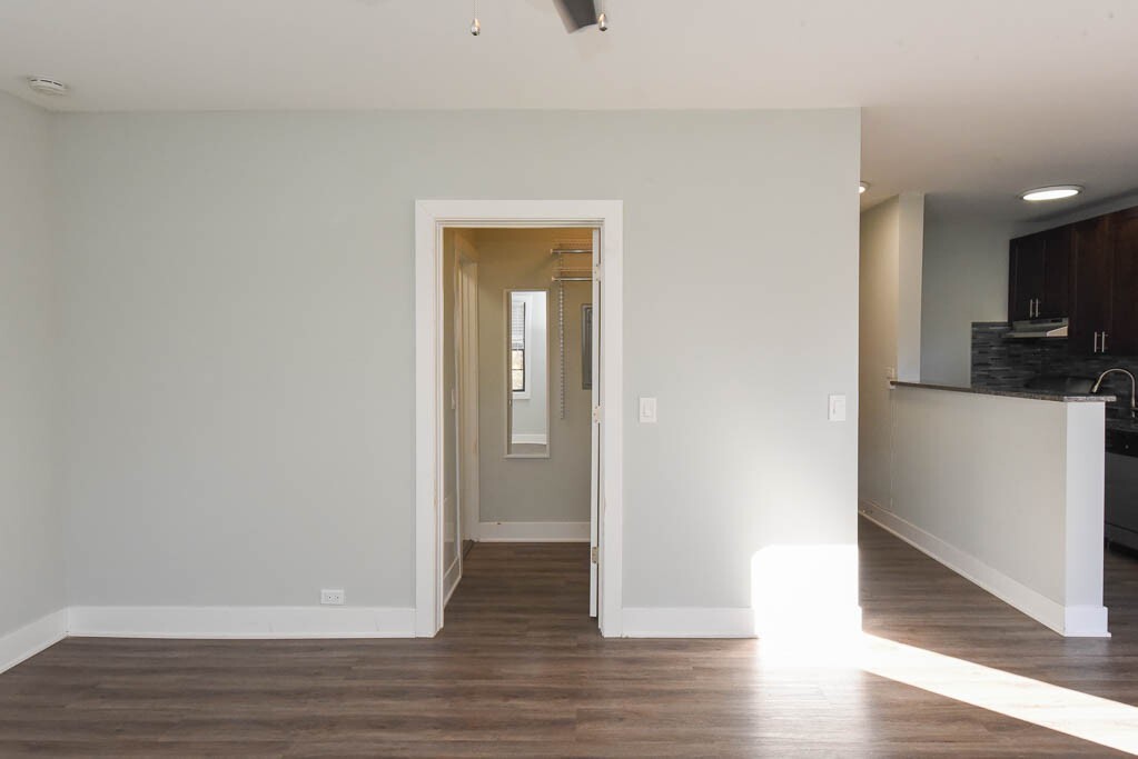 Building Photo - 733 Judson Ave