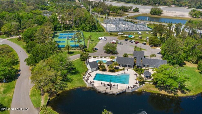 Building Photo - 107 Island Dr
