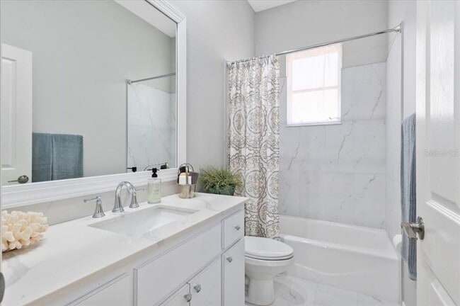 Building Photo - 700 Silk Oak Dr