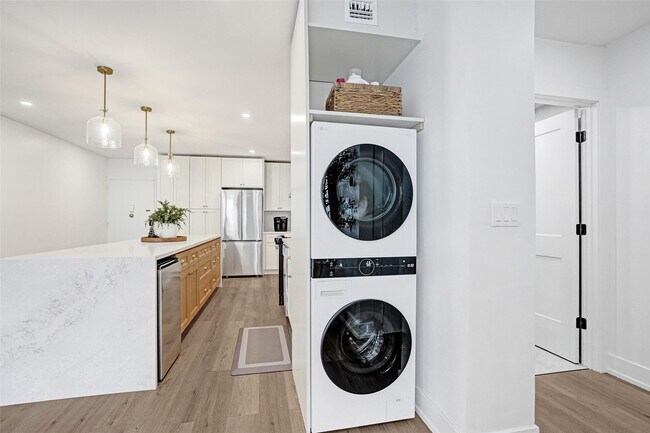 Building Photo - 4250 Galt Ocean Dr