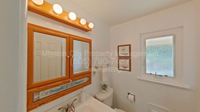 Building Photo - 1227 Viscaino Rd