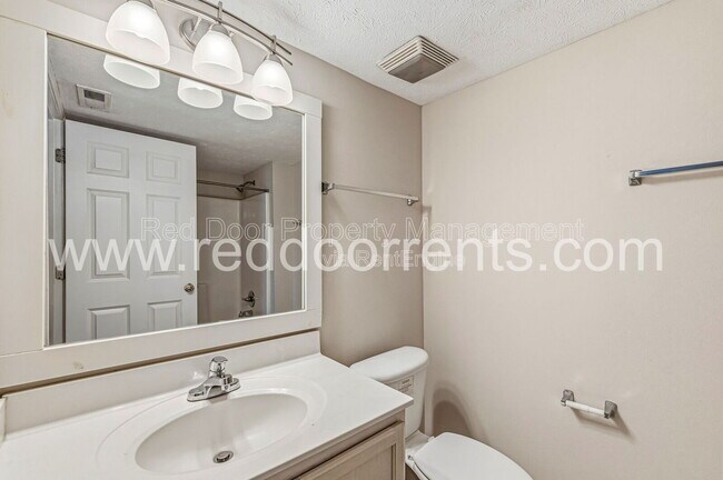 Building Photo - 8436 Hague Rd