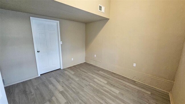 Building Photo - 4110 SE 11th St