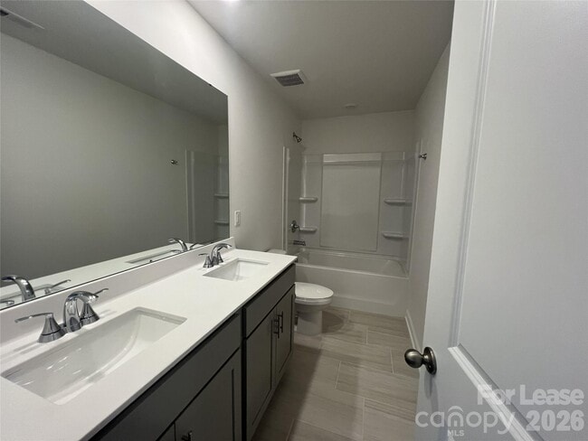 Building Photo - 1500 31st St NE