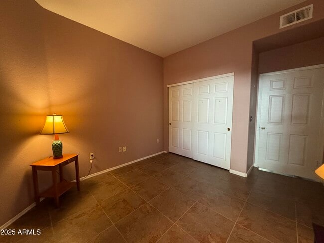 Building Photo - 750 E Northern Ave