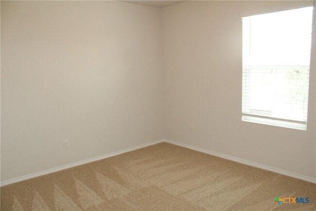 Building Photo - 841 Margay Lp